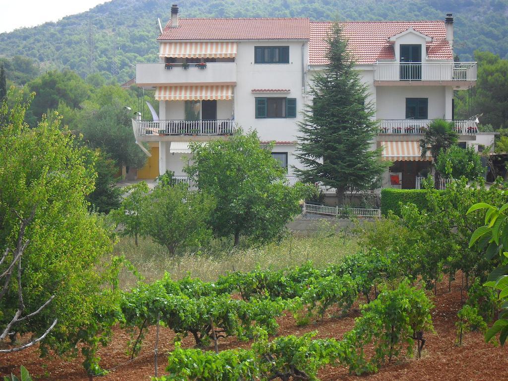 Appartement Countryside Family Retreat à Šibenik Extérieur photo