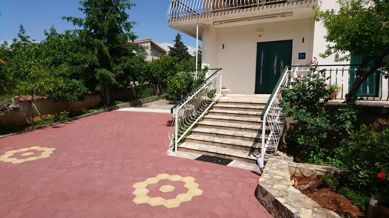 Appartement Countryside Family Retreat à Šibenik Extérieur photo