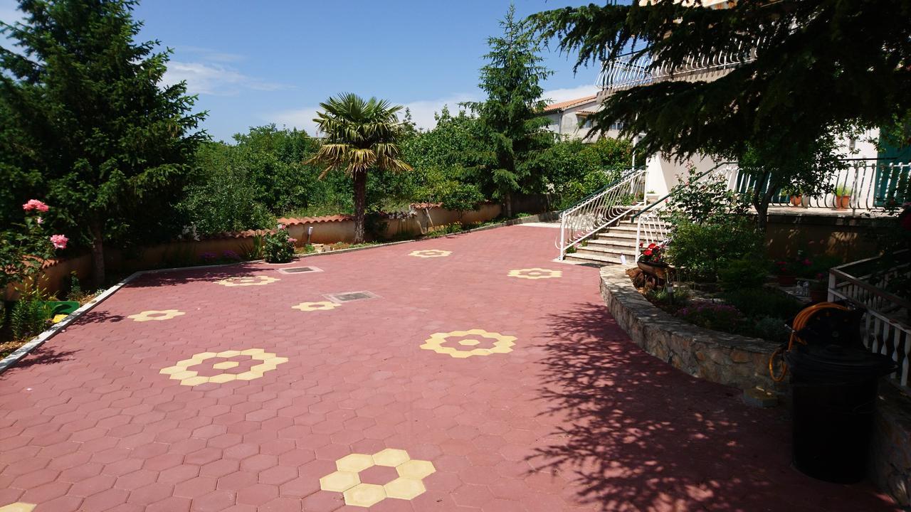 Appartement Countryside Family Retreat à Šibenik Extérieur photo